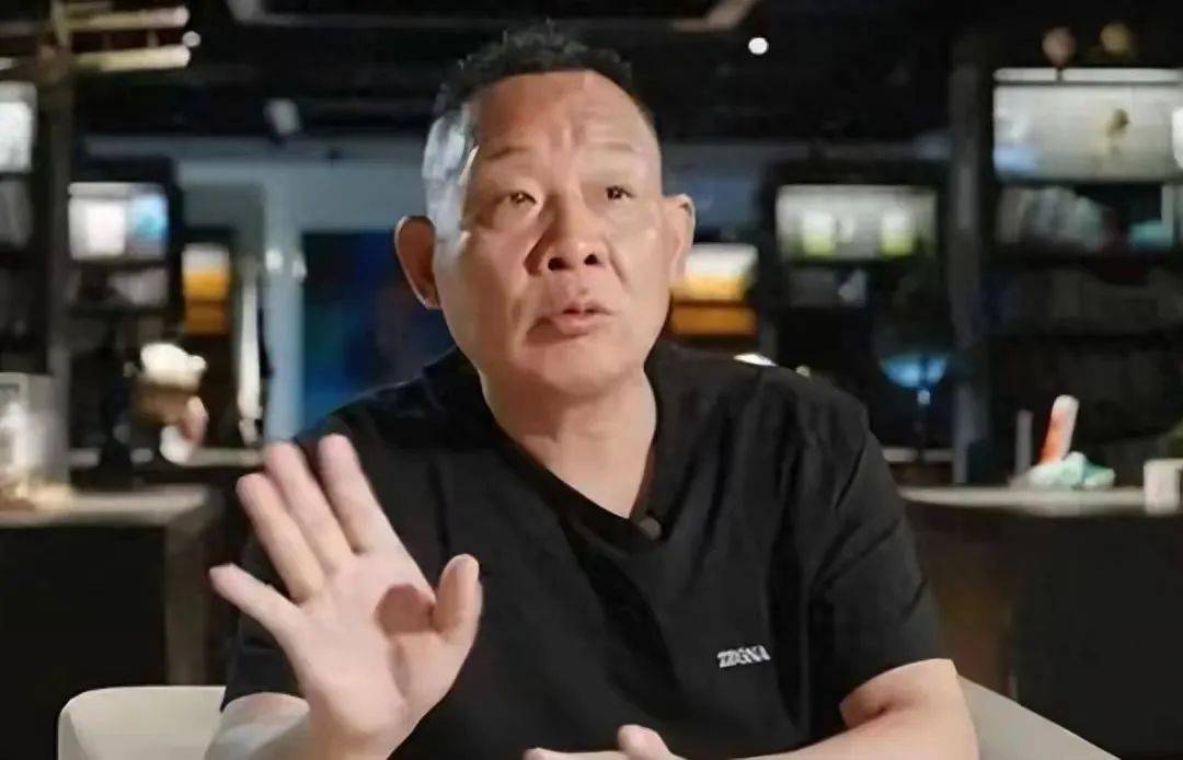 小时进不去胖东来为啥这么火？EVO视讯真人凌晨6点排队3(图12)